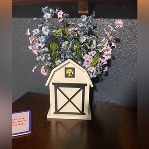 Yellowstone Barn Planter